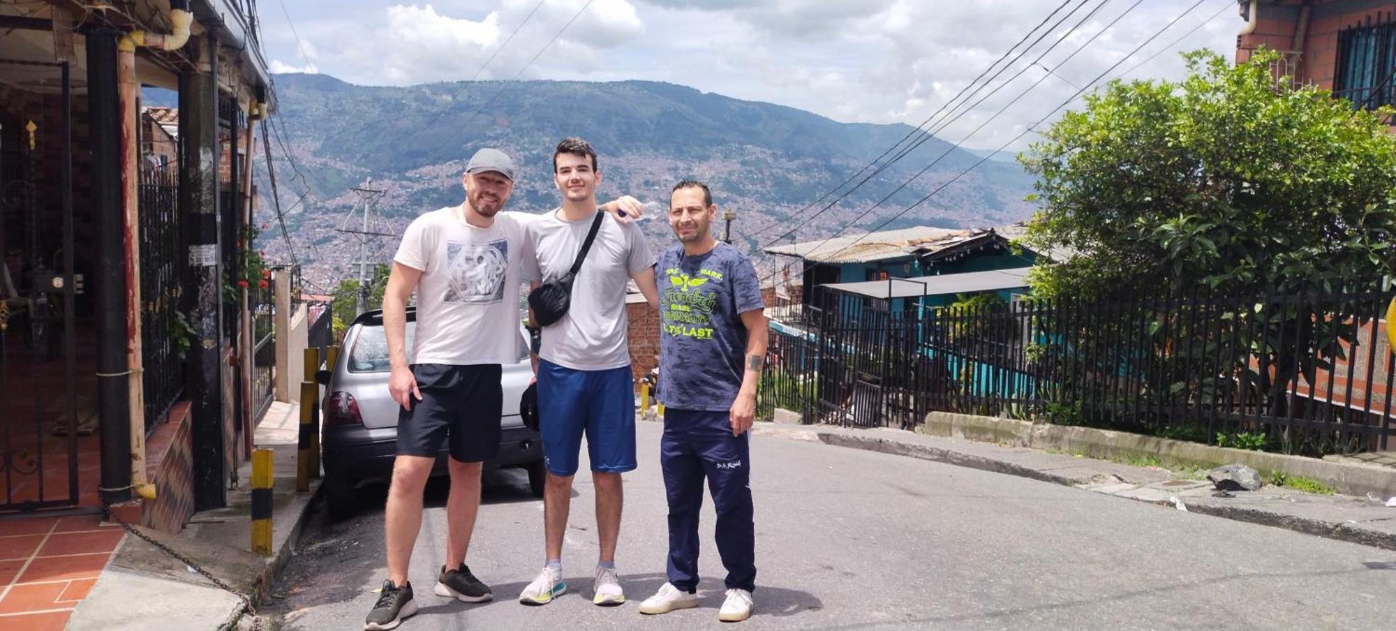 Hostel Metro Floresta Alojamiento Medellín Buitenkant foto