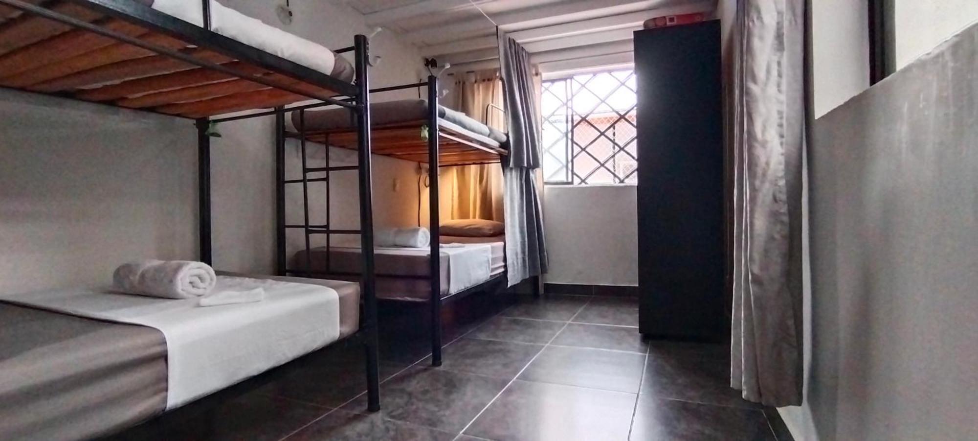 Hostel Metro Floresta Alojamiento Medellín Buitenkant foto