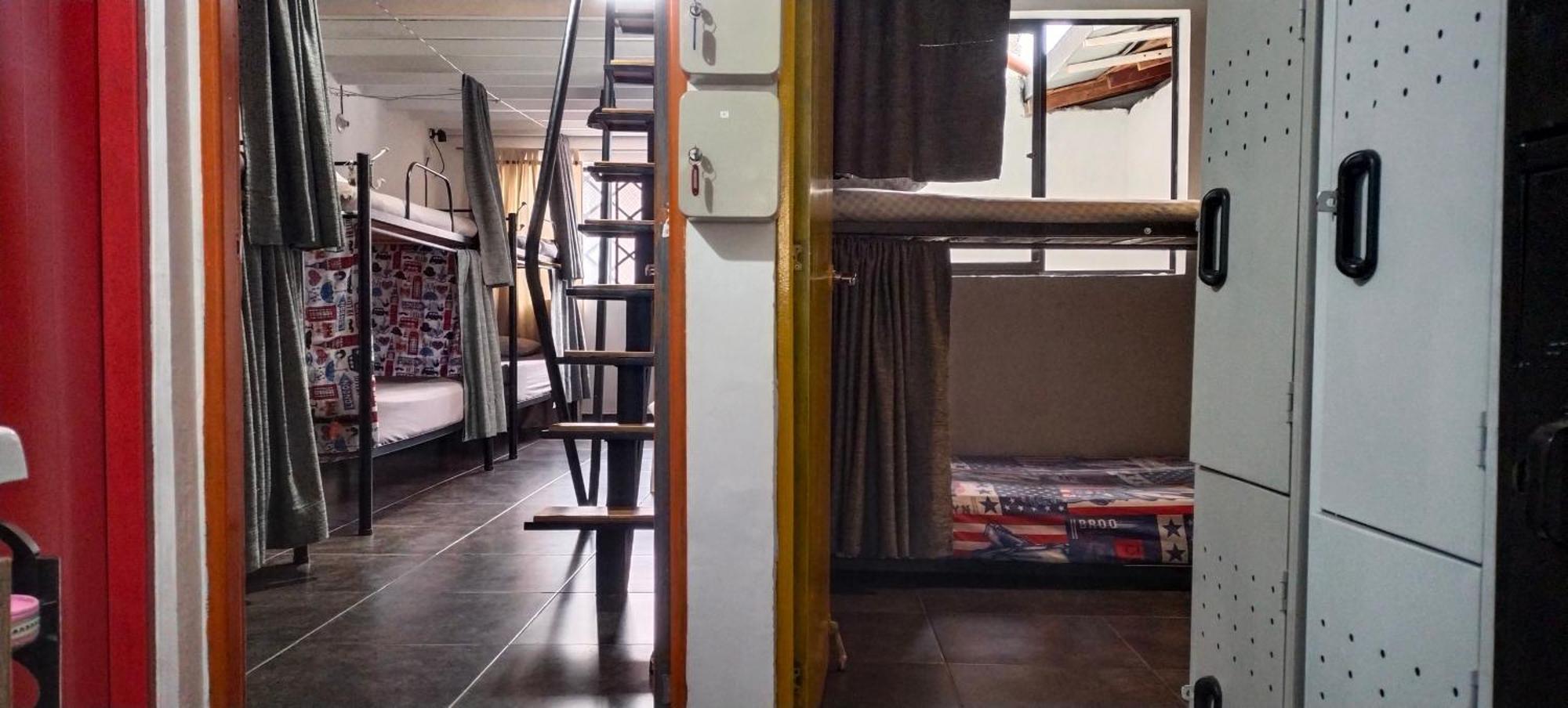 Hostel Metro Floresta Alojamiento Medellín Buitenkant foto
