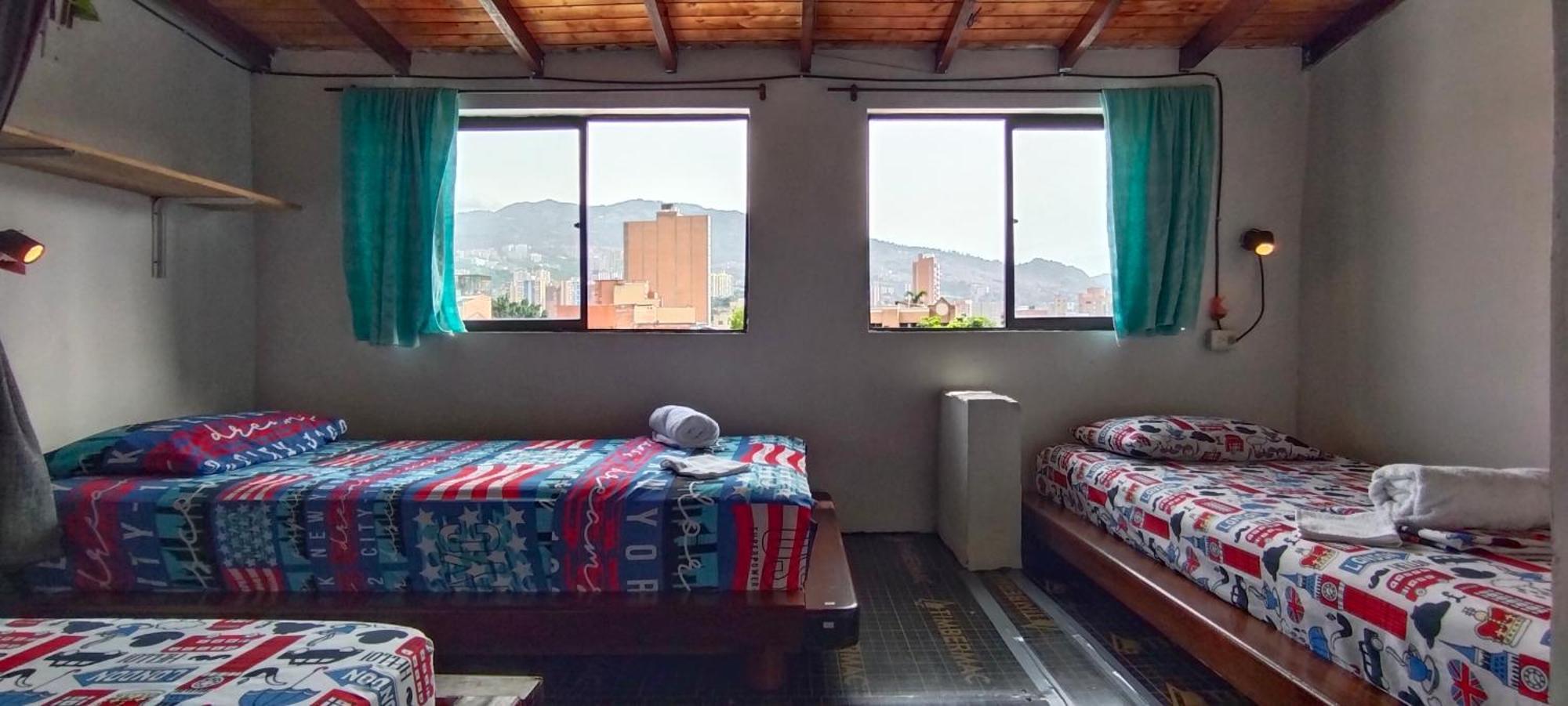 Hostel Metro Floresta Alojamiento Medellín Buitenkant foto